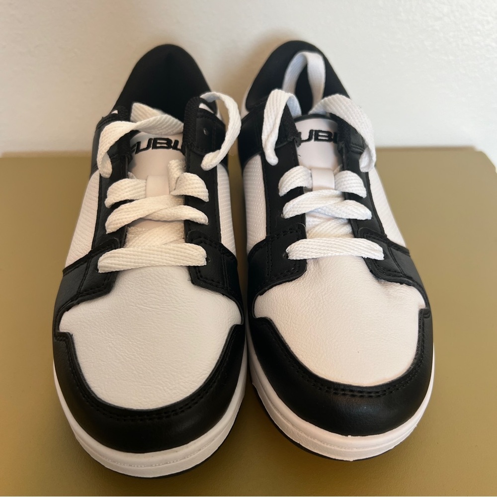 Kids shoes size 1